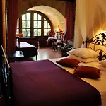 S.nikolis' Historic Boutique Hotel 4*