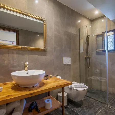 S.nikolis' Historic Boutique Отель