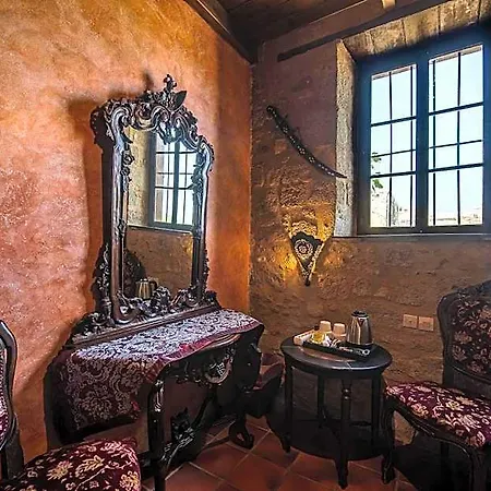 S.nikolis' Historic Boutique ホテル 4*