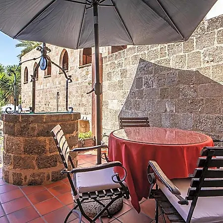 S.nikolis' Historic Boutique