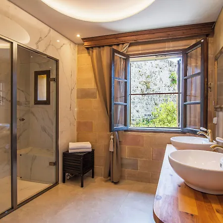 S.nikolis' Historic Boutique Szálloda 4*