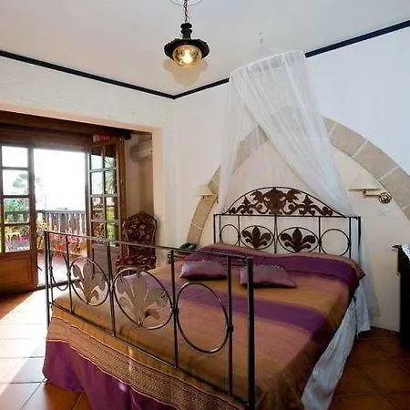 S.nikolis' Historic Boutique ホテル 4*
