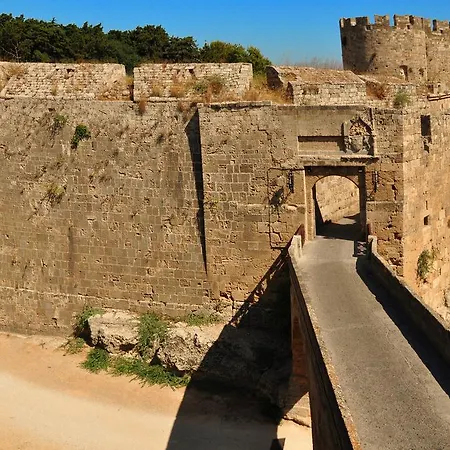 S.nikolis' Historic Boutique Отель 4*