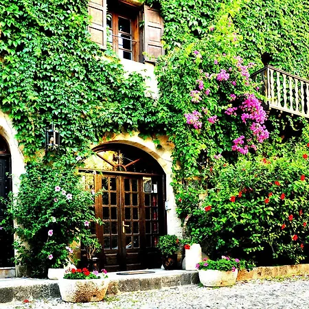 S.nikolis' Historic Boutique Отель 4*