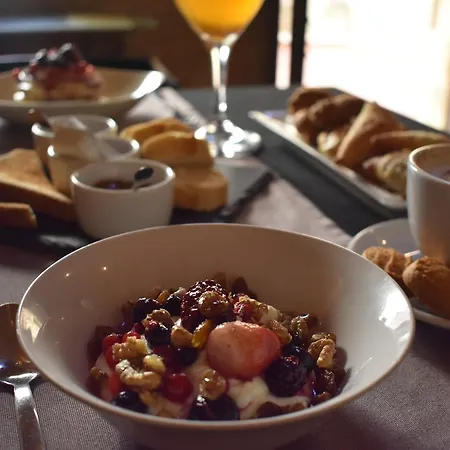 S.nikolis' Historic Boutique Отель 4*