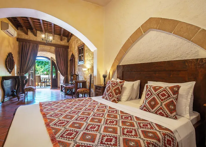 S.nikolis' Historic Boutique