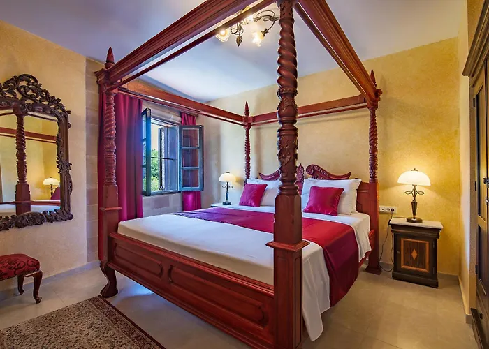 S.nikolis' Historic Boutique