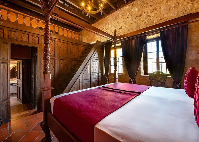 S.nikolis' Historic Boutique