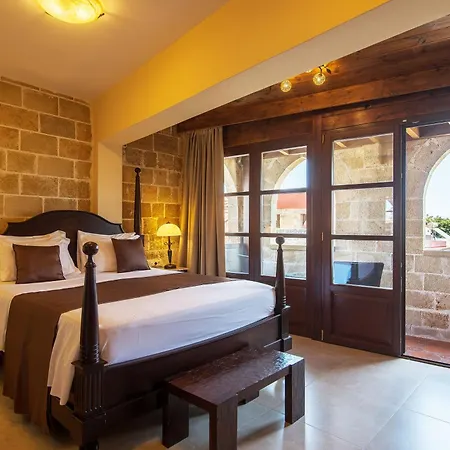 S.nikolis' Historic Boutique 4*