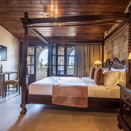 S.nikolis' Historic Boutique Hotell 4*